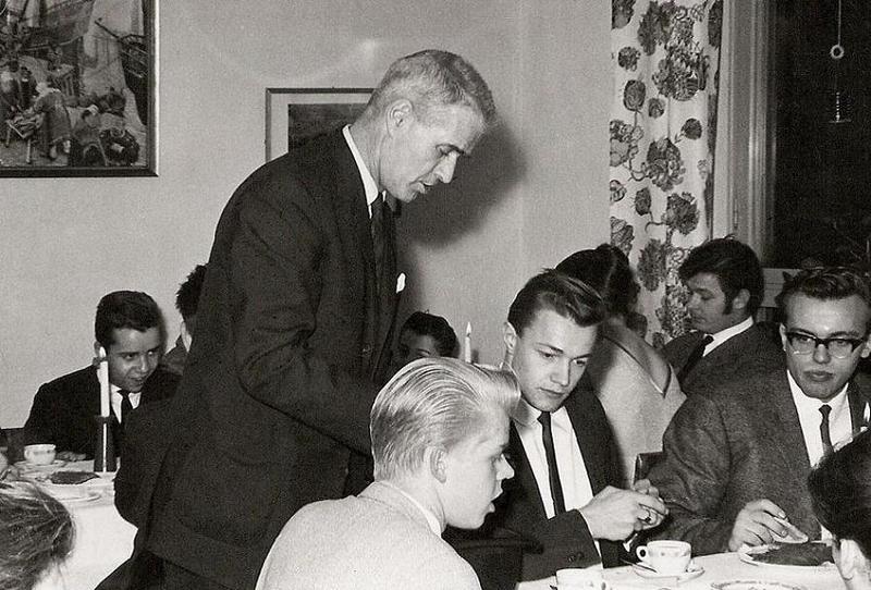 Björn Ståludd med elever.